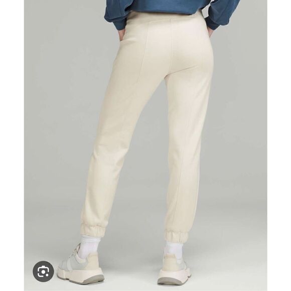 Lululemon Softstreme jogger sz8 - Picture 2 of 6